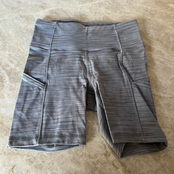 Lululemon Fast And Free Short 6" Grey Size 4 - Picture 4 of 6